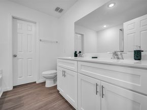 7306 Madison Commons Lane, Houston TX 77075