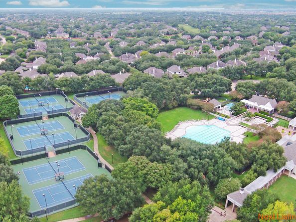 103 Chatsworth Circle, Sugar Land TX 77479