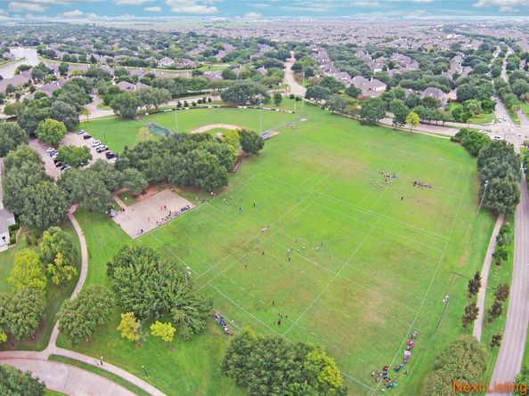 103 Chatsworth Circle, Sugar Land TX 77479