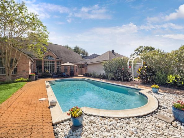 103 Chatsworth Circle, Sugar Land TX 77479