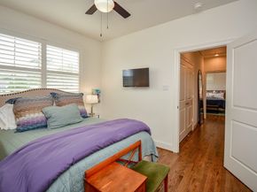 909 W 22nd Street I, Houston TX 77008