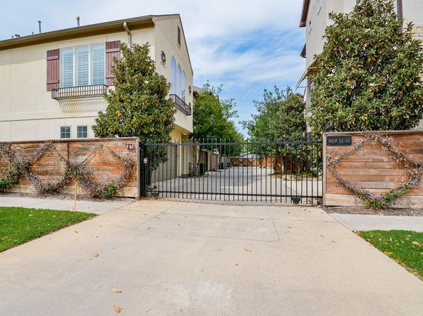 909 W 22nd Street I, Houston TX 77008