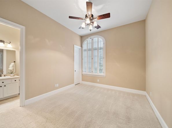 7 Moatwood Court, The Woodlands TX 77382