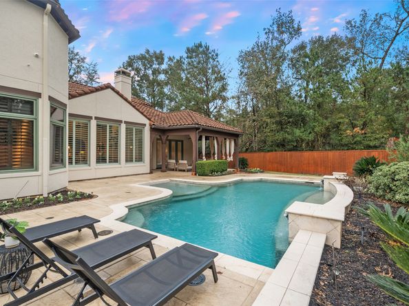 7 Moatwood Court, The Woodlands TX 77382