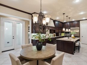 7 Moatwood Court, The Woodlands TX 77382