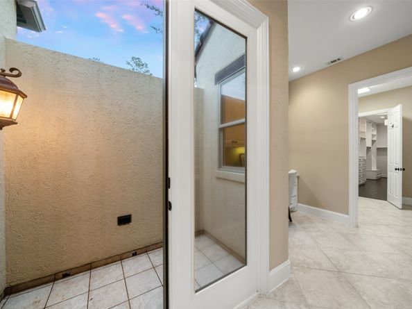 7 Moatwood Court, The Woodlands TX 77382