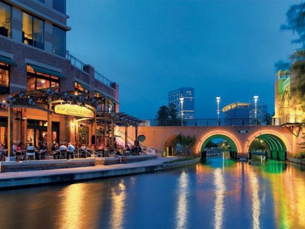 7 Moatwood Court, The Woodlands TX 77382