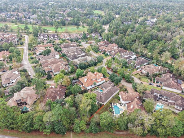 7 Moatwood Court, The Woodlands TX 77382