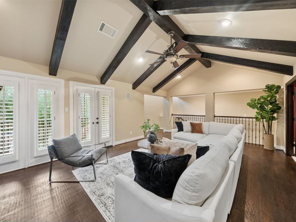 7 Moatwood Court, The Woodlands TX 77382