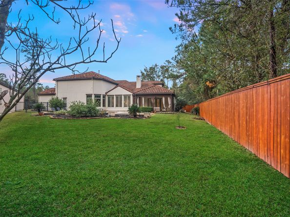 7 Moatwood Court, The Woodlands TX 77382