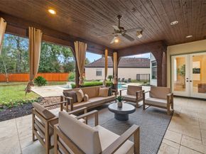 7 Moatwood Court, The Woodlands TX 77382