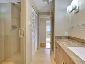 5000 Montrose Boulevard 18C, Houston TX 77006