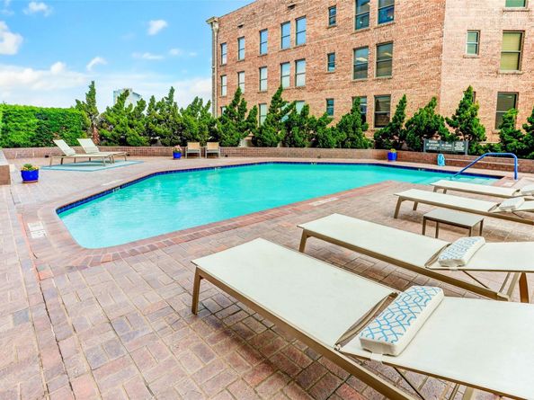 5000 Montrose Boulevard 18C, Houston TX 77006