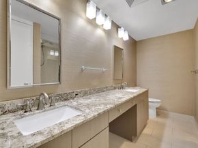 5000 Montrose Boulevard 18C, Houston TX 77006