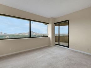 5000 Montrose Boulevard 18C, Houston TX 77006