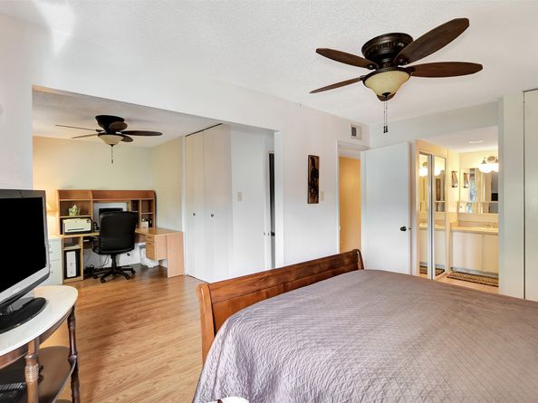 12024B Mighty Oak Drive, Houston TX 77066