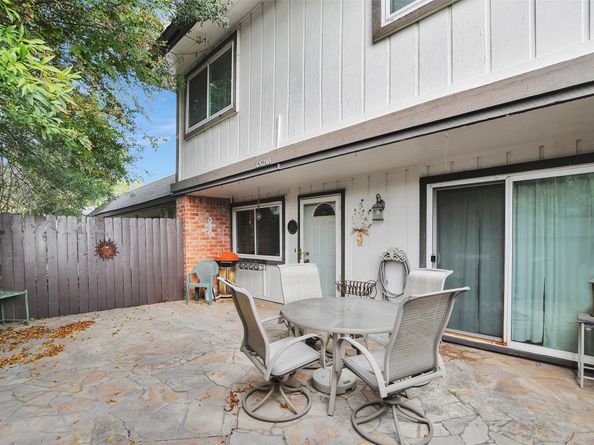 12024B Mighty Oak Drive, Houston TX 77066