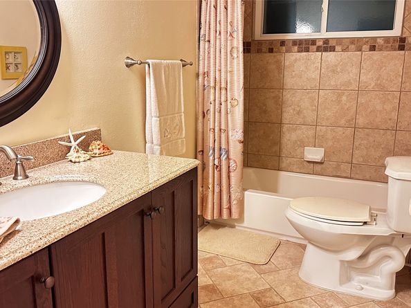 12024B Mighty Oak Drive, Houston TX 77066