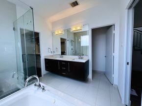 1524 Blodgett Street, Houston TX 77004