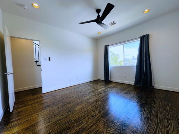 1524 Blodgett Street, Houston TX 77004