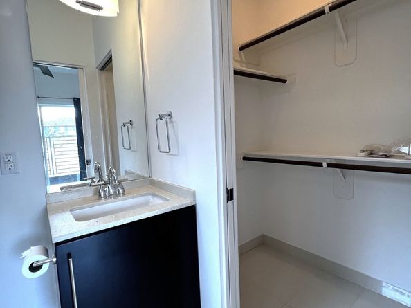 1524 Blodgett Street, Houston TX 77004