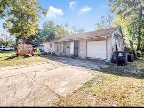 5810 Southgood Street, Houston TX 77033