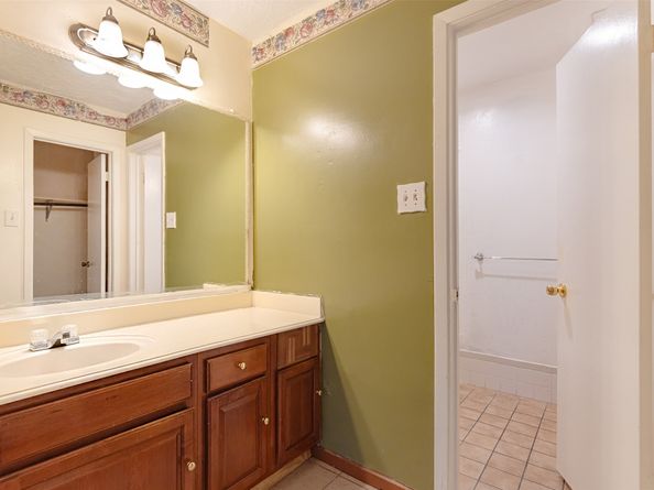 9507 Wellsworth Drive, Houston TX 77083