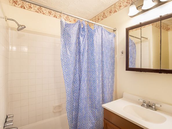 9507 Wellsworth Drive, Houston TX 77083