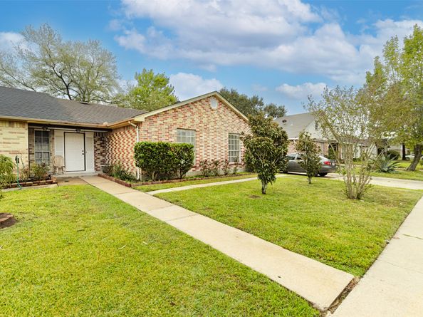 9507 Wellsworth Drive, Houston TX 77083