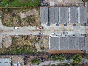 7705 Earl Rudder Way, Houston TX 77055