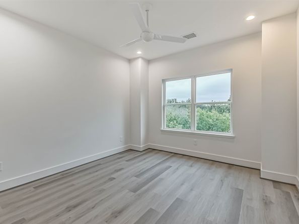 7705 Earl Rudder Way, Houston TX 77055