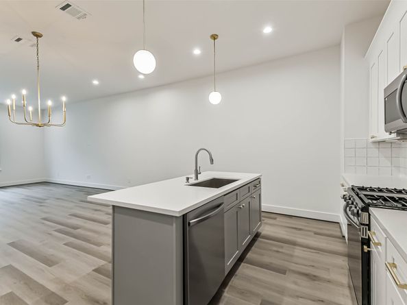 7705 Earl Rudder Way, Houston TX 77055