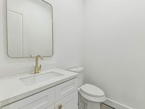 7705 Earl Rudder Way, Houston TX 77055