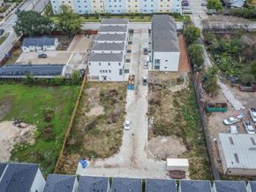 7705 Earl Rudder Way, Houston TX 77055