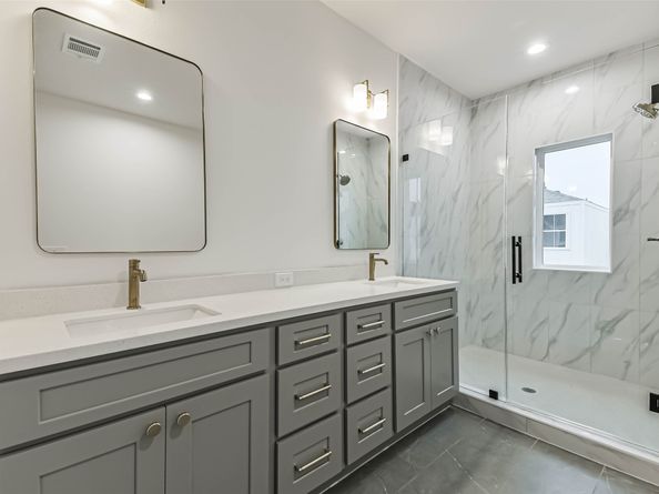 7705 Earl Rudder Way, Houston TX 77055