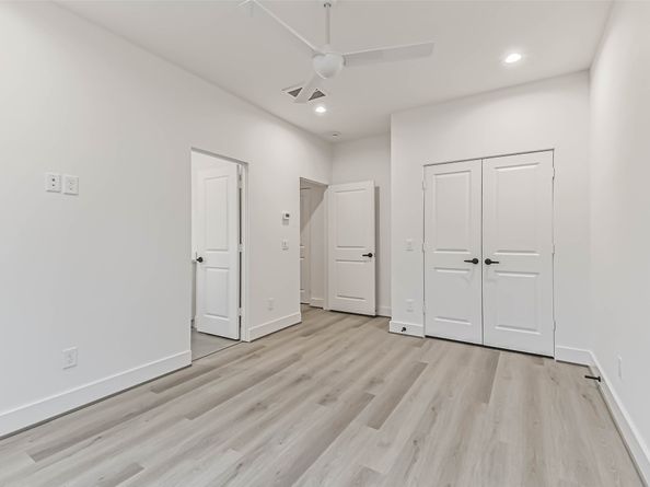 7705 Earl Rudder Way, Houston TX 77055