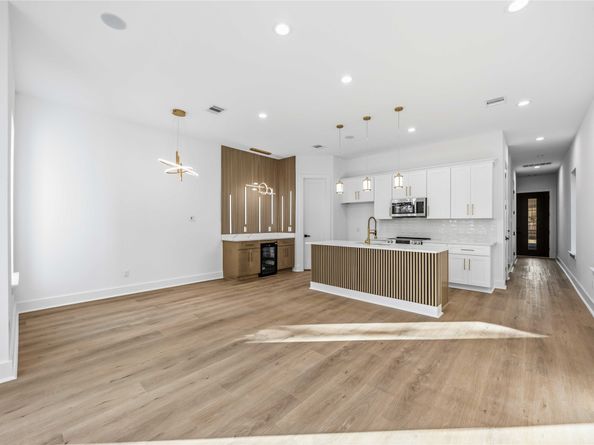 5903 Willow Glen Drive, Houston TX 77033