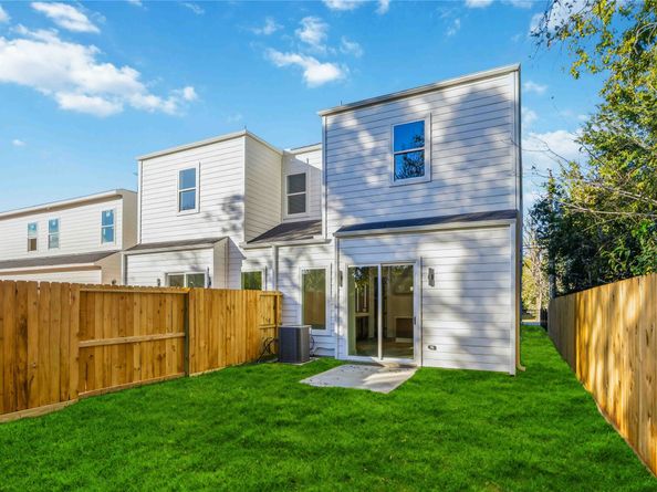 5903 Willow Glen Drive, Houston TX 77033