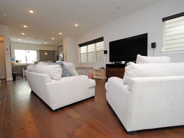 1262 N Post Oak Road B, Houston TX 77055