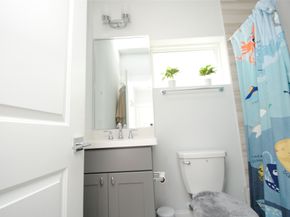 1262 N Post Oak Road B, Houston TX 77055