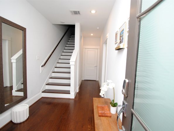 1262 N Post Oak Road B, Houston TX 77055