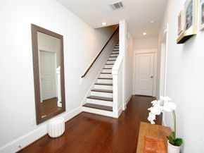 1262 N Post Oak Road B, Houston TX 77055