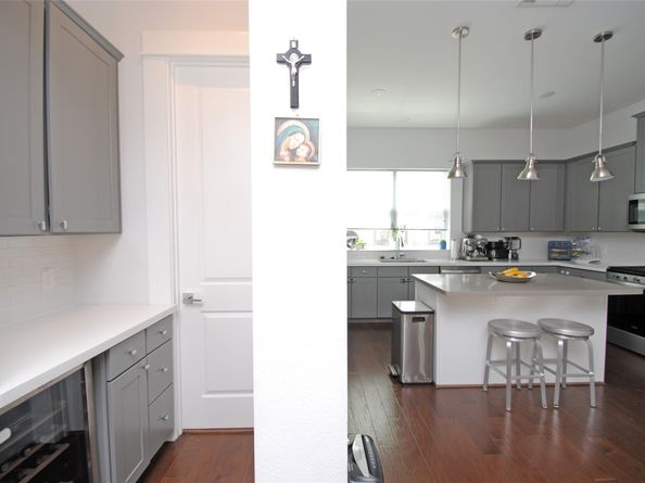 1262 N Post Oak Road B, Houston TX 77055