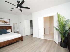 1262 N Post Oak Road B, Houston TX 77055