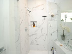 1262 N Post Oak Road B, Houston TX 77055