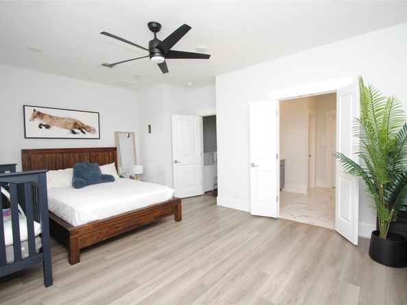 1262 N Post Oak Road B, Houston TX 77055