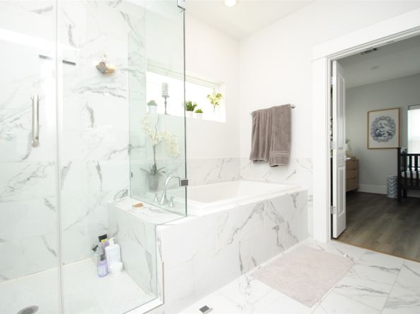 1262 N Post Oak Road B, Houston TX 77055