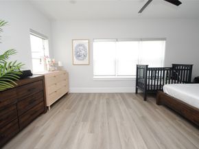 1262 N Post Oak Road B, Houston TX 77055