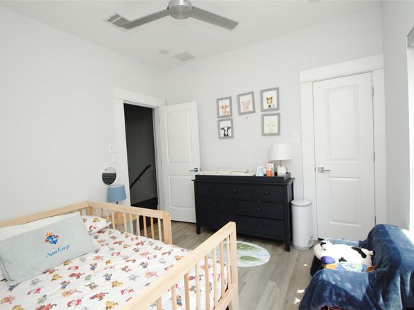 1262 N Post Oak Road B, Houston TX 77055