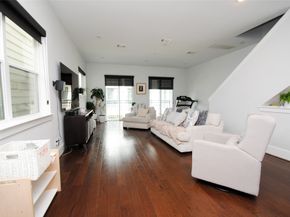 1262 N Post Oak Road B, Houston TX 77055